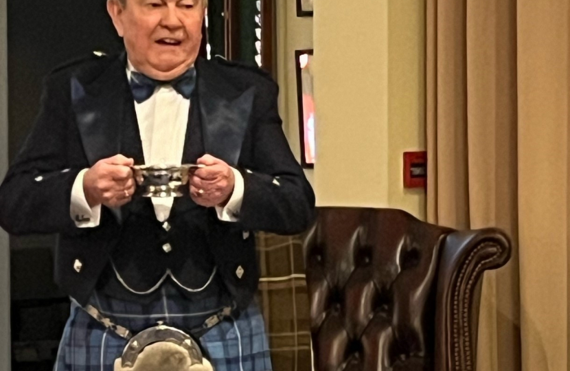 Piper Gary Toast to the Haggis